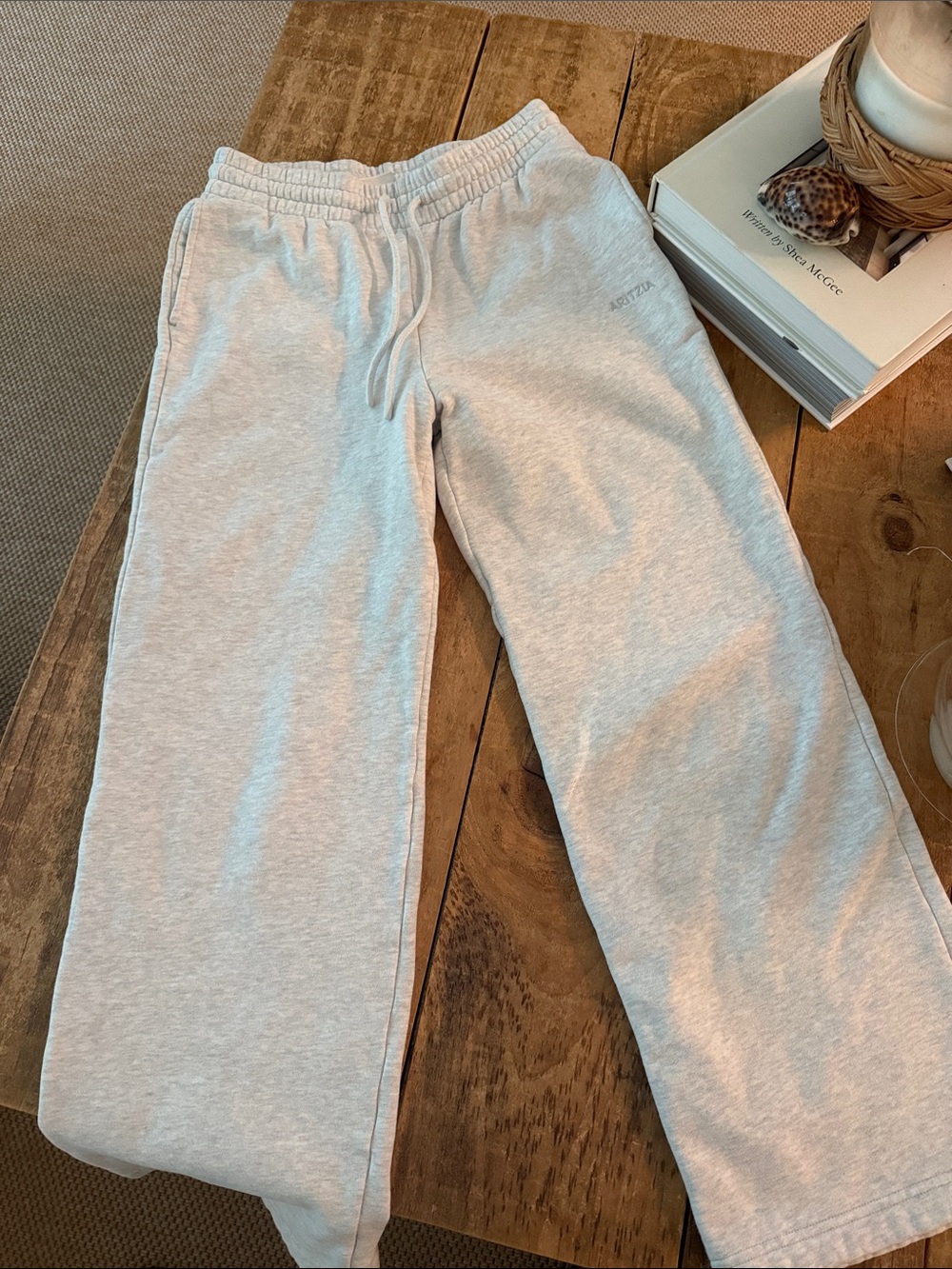 Aritzia womens Light Gray Drawstring Sweatpants
